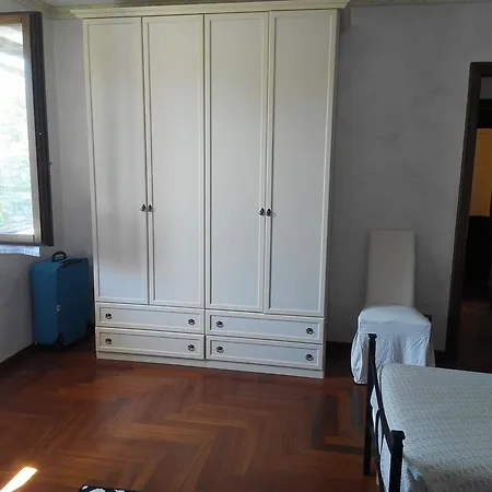 Le Viole Casa Famiglia Per Anziani Bed & Breakfast Mathi