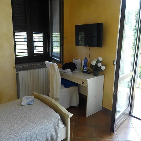 Le Viole Casa Famiglia Per Anziani * Mathi